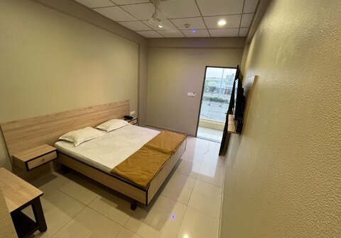 Rest Zone A.C. Dormitory