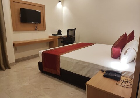 HOTEL XENIA
