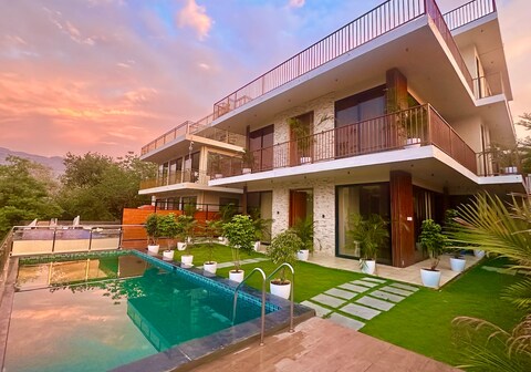 Ultra Luxury 6 BHK Villa
