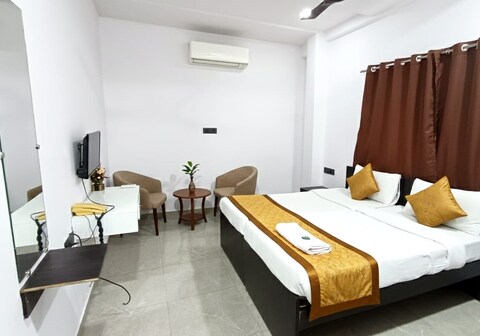 Raahi Serviced Apartment