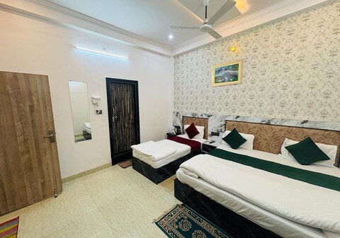 Shri Radhe Radhe | 2 min walk in front of Ram Mandir