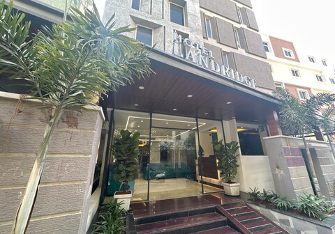 Hotel Landridge Hitech City