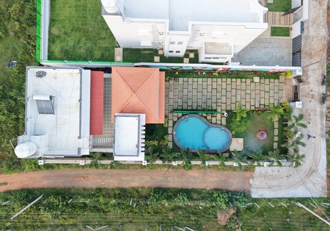 Kurinji Kudil Resort