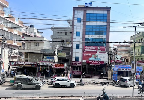 AR Lodge & Guest Rooms