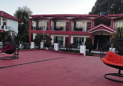 Ojaswi Resort, Chaukori (95 Km From Pithoragarh)