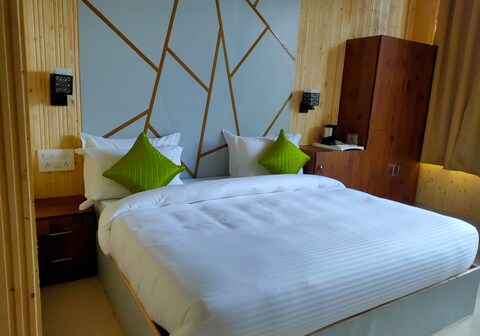 Shail Shikhar Heritage Inn