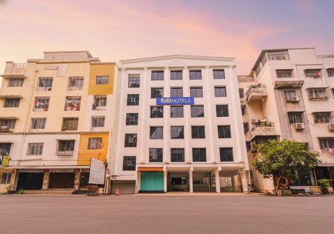 FabHotel Royal Palace Inn - Lal Mahal