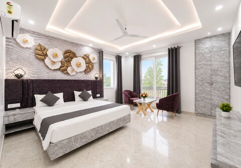 Paramhans Hotel