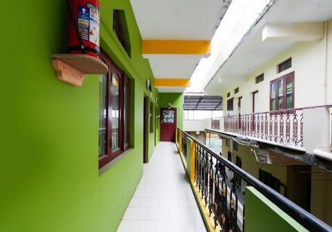 Vasu Inn| Rooms & Caretaker