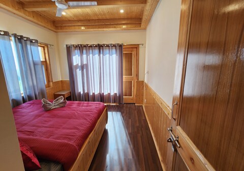 Luxury Planet Homes 4 Bedroom Apartment