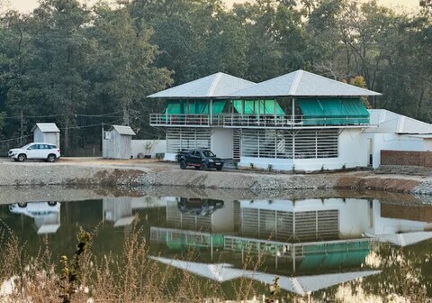 BAAGH-THE MIDWAY RETREAT