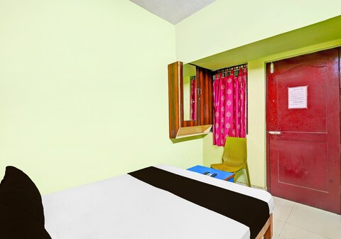 Hotel O SR Rooms