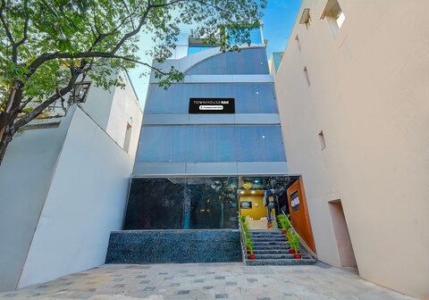 Townhouse OAK Banjara Hills Hyderabad
