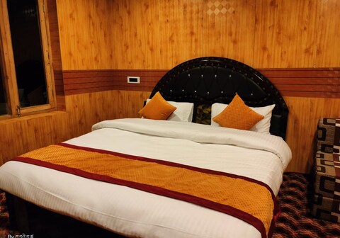 Lake-Tso House Pangong | Rooms & Dorms