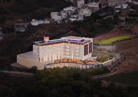 juSTa Sajjangarh Resort & Spa