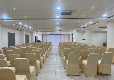 ADITI HOTEL & BANQUETS