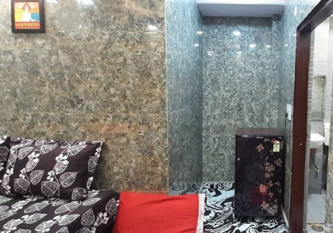 Couples Favourite Luxury Flat in Posh Lajpat Nagar