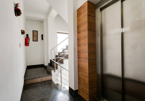 My Comfortable Nest With Lift In Central Delhi