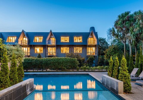 Chateau on the Park - Christchurch, a DoubleTree by Hilton