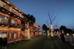 Hamilton Palace and Resorts, Lansdowne Hamilton Palace and Resorts, Lansdowne