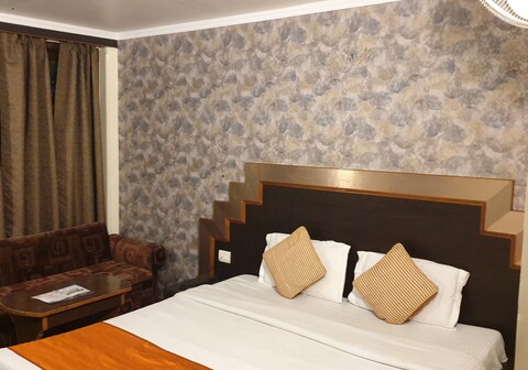 Hotel sidharth regency