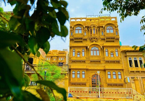 Golden Marigold Hotel