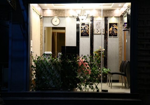 Royal Palace Regency