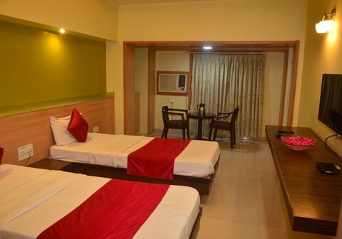 Poonam Hotel