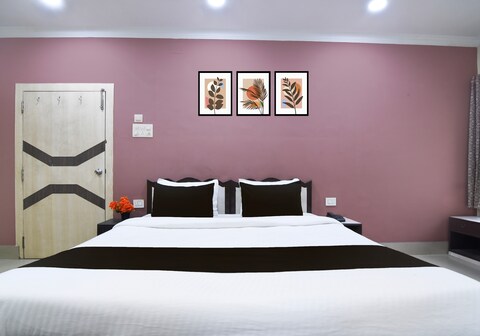 Collection O Kalighat Metro Station Formerly RM Guest Home