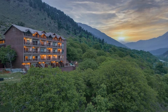 The Chinar Resort and Spa