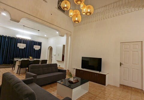 Starlight Castle- The Grandeur- With swimming pool