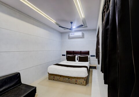 Hotel O Castle Rooms