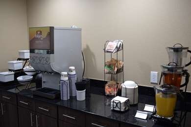 Best Western Plus Elmendorf Hotel