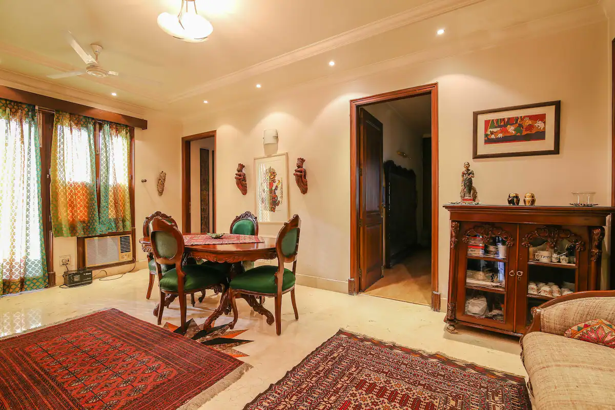 Luxury South facing room in Posh Delhi