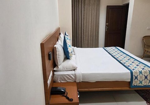 FabHotel Pooja Residency