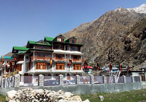 Samaa Resorts Chitkul Heights Sangla