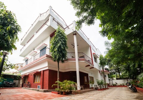 Hotel O Home Gautam Homestay