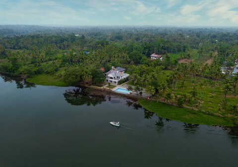 Riveria portico| 6BHK Private Pool Riverview Villa