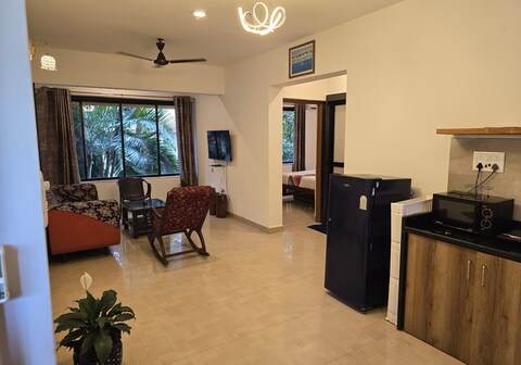 Vibrant Serene 2bhk Flat l Pool View l Vagator
