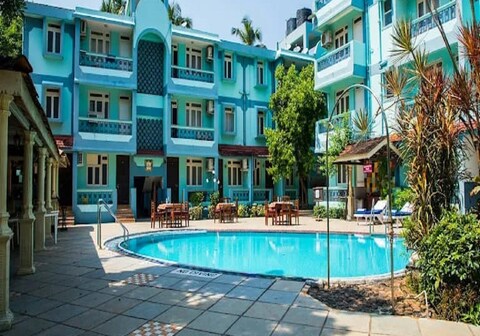 Blue Flamingo Osborne Apartments