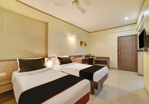 Super Collection O Kapil Residency Parage Chowk Near Lal Mahal