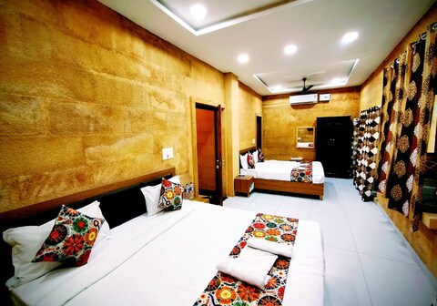 Hotel Jodhani Regency