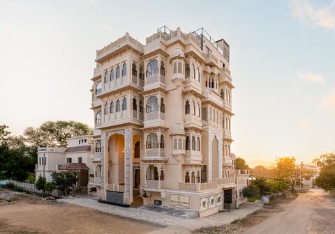 Hotel Classic Crown Udaipur