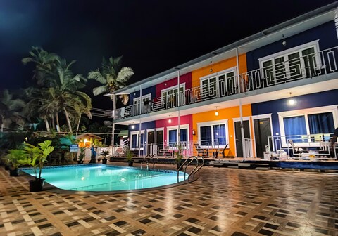 Royal Tulip Beach Cottages | Restaurant & Pool