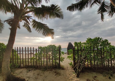 Pozhiyoram Beach Resort