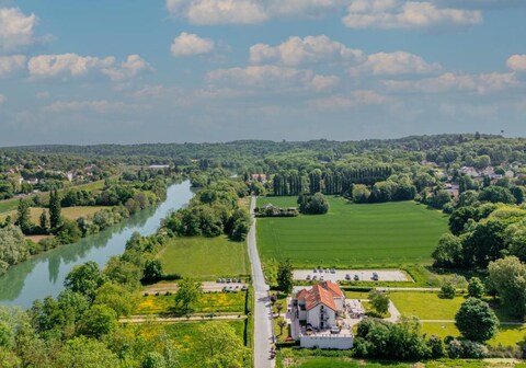 Domaine de la Coudraie Hotel