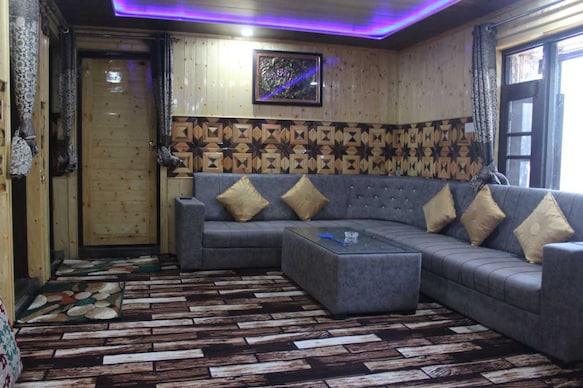 Hotel O Home Nafeel Homestay