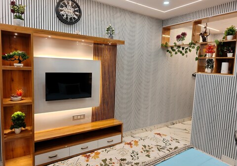 Crezy Location of Lucknow