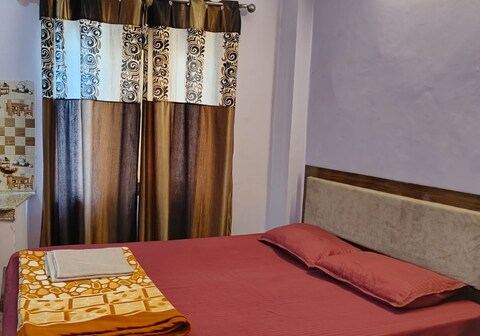 JANKI HOMESTAY | Rooms & Caretaker