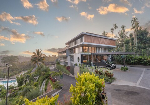 EVORA RESORT AND SPA